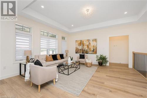 38 Faith Drive, Drayton, ON - Indoor Photo Showing Living Room