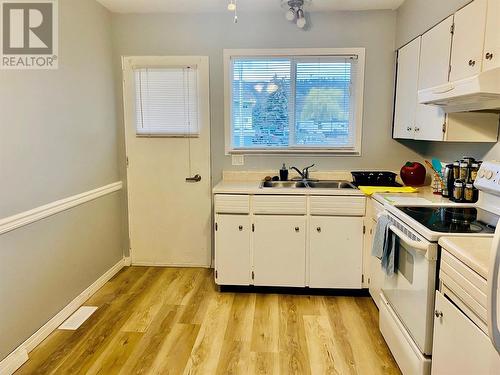 825 Hill Street Unit# 312, Ashcroft, BC - Indoor Photo Showing Kitchen With Double Sink