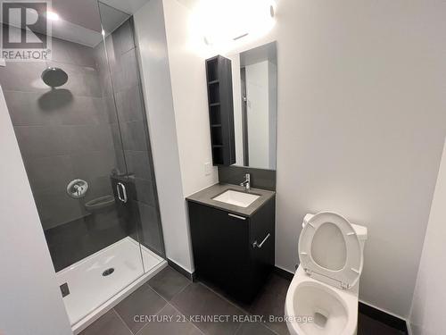 2502 - 1000 Portage Parkway, Vaughan, ON - Indoor Photo Showing Bathroom