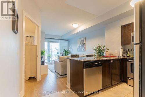 321 - 4700 Highway 7 Road, Vaughan, ON - Indoor Photo Showing Kitchen