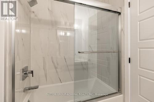 #218 - 415 Sea Ray Avenue, Innisfil, ON - Indoor Photo Showing Bathroom