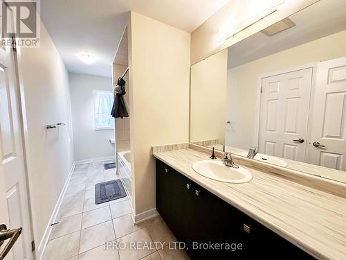 312 Forks Road, Welland, ON - Indoor Photo Showing Bathroom