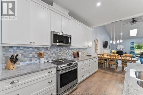 507 Gold Coast, Amherstburg, ON - Indoor Photo Showing Kitchen With Upgraded Kitchen