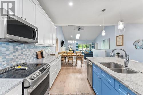 507 Gold Coast, Amherstburg, ON - Indoor Photo Showing Kitchen With Double Sink With Upgraded Kitchen