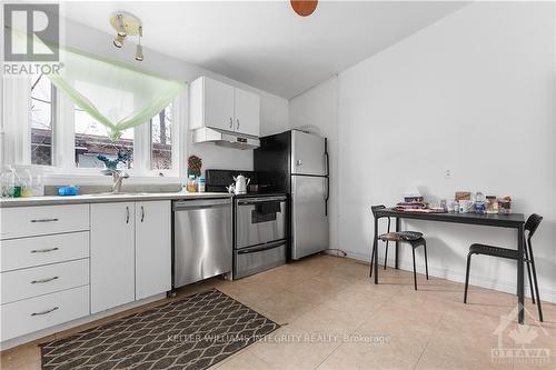 935 Goren Avenue, Ottawa, ON - Indoor Photo Showing Kitchen