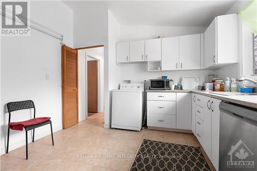 935 Goren Avenue, Ottawa, ON - Indoor Photo Showing Kitchen