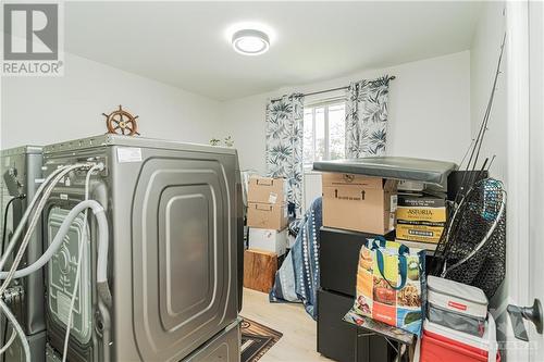 343 Harry Street, Renfrew, ON - Indoor Photo Showing Laundry Room