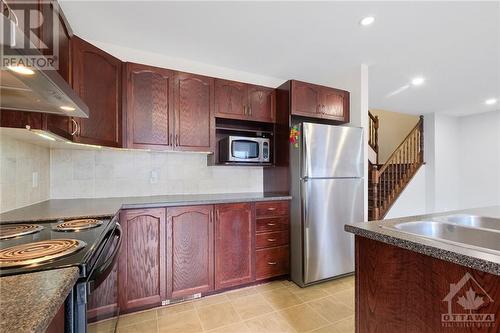 238 Serena Way, Ottawa, ON - Indoor Photo Showing Kitchen With Double Sink