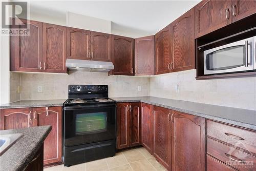 238 Serena Way, Ottawa, ON - Indoor Photo Showing Kitchen