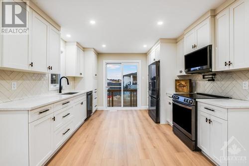 136 Giroux Street, Limoges, ON - Indoor Photo Showing Kitchen With Upgraded Kitchen