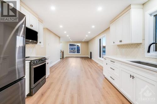 136 Giroux Street, Limoges, ON - Indoor Photo Showing Kitchen With Upgraded Kitchen