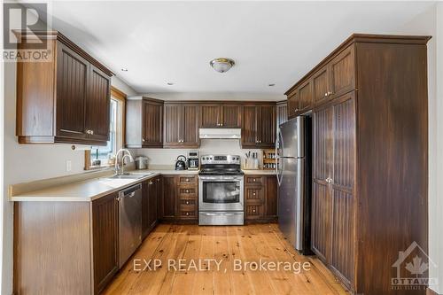 20122 Beaupre Road, South Glengarry, ON - Indoor Photo Showing Kitchen With Double Sink