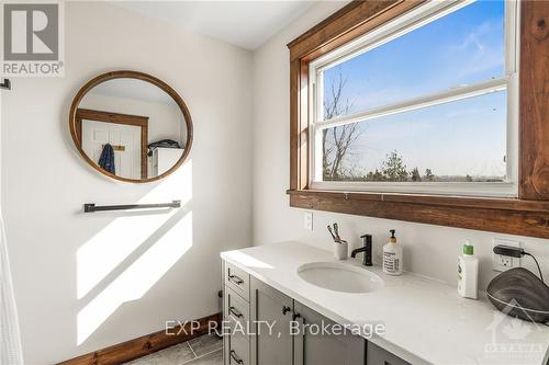 20122 Beaupre Road, South Glengarry, ON - Indoor Photo Showing Bathroom