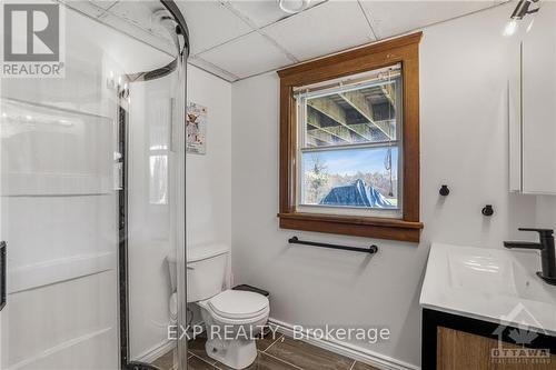 20122 Beaupre Road, South Glengarry, ON - Indoor Photo Showing Bathroom