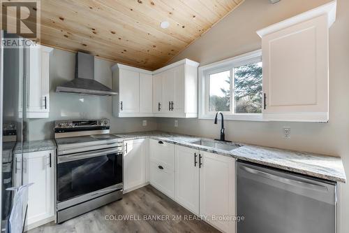 122 Mcgill Drive, Kawartha Lakes (Janetville), ON - Indoor Photo Showing Kitchen