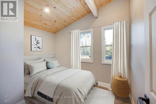 122 Mcgill Drive, Kawartha Lakes (Janetville), ON - Indoor Photo Showing Bedroom