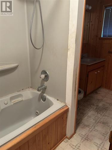 290 Woodward Ave, Blind River, ON - Indoor Photo Showing Bathroom