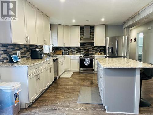 133 Girdwood Avenue, Timmins, ON - Indoor Photo Showing Kitchen With Upgraded Kitchen