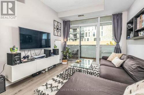 203 - 99 The Donway West Road, Toronto, ON - Indoor Photo Showing Living Room