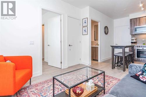 507 - 1 Grandview Avenue, Markham, ON - Indoor Photo Showing Living Room