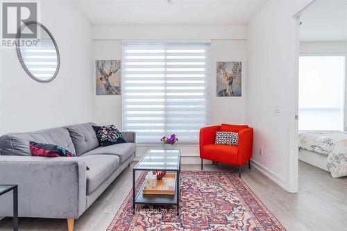 507 - 1 Grandview Avenue, Markham, ON - Indoor Photo Showing Living Room