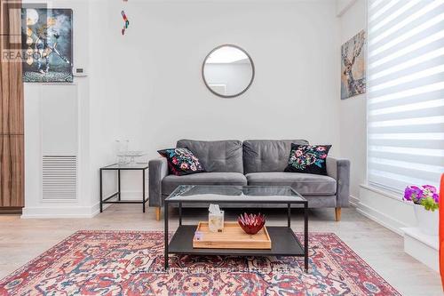 507 - 1 Grandview Avenue, Markham, ON - Indoor Photo Showing Living Room