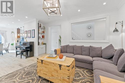 56 Tiana Court, Vaughan, ON - Indoor Photo Showing Living Room