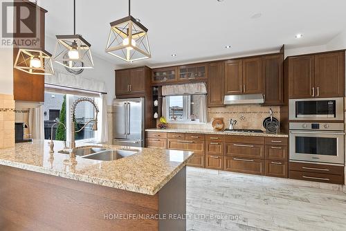 56 Tiana Court, Vaughan, ON - Indoor Photo Showing Kitchen With Stainless Steel Kitchen With Double Sink With Upgraded Kitchen