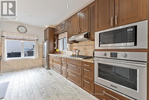 56 Tiana Court, Vaughan, ON - Indoor Photo Showing Kitchen