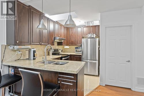 56 Tiana Court, Vaughan, ON - Indoor Photo Showing Kitchen With Stainless Steel Kitchen With Double Sink With Upgraded Kitchen