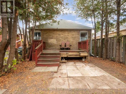 4 Allen Avenue, Toronto, ON - Outdoor