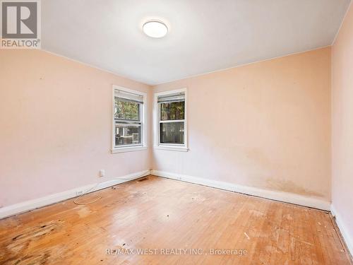 4 Allen Avenue, Toronto, ON - Indoor Photo Showing Other Room