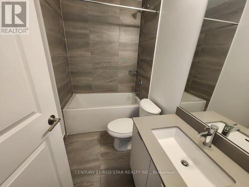 206 - 202 Burnhamthorpe Road E, Mississauga, ON - Indoor Photo Showing Bathroom