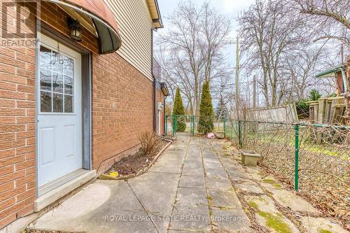 Lower U - 62 Third Line, Oakville, ON - Outdoor With Exterior