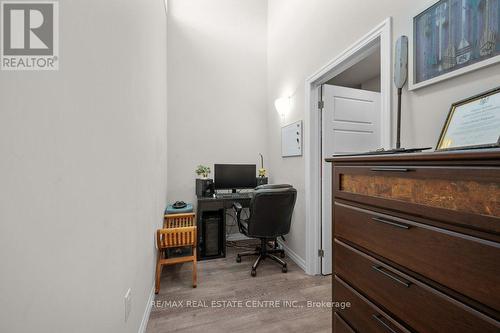 414 - 35 Kingsbury Square, Guelph, ON - Indoor