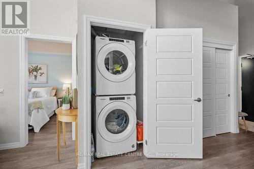 414 - 35 Kingsbury Square, Guelph, ON - Indoor Photo Showing Laundry Room