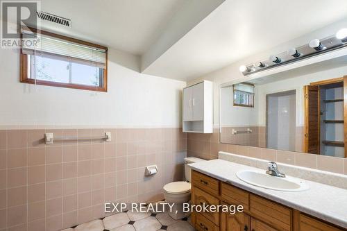 617 Rivermeade Avenue, Kingston, ON - Indoor Photo Showing Bathroom