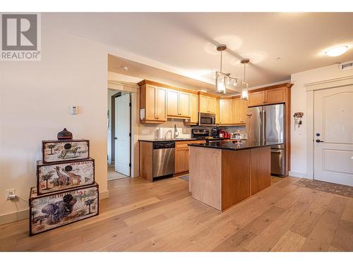 2070 Boucherie Road Unit# 312, West Kelowna, BC - Indoor Photo Showing Kitchen