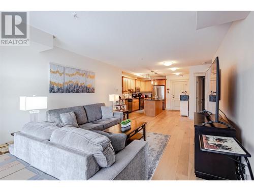 2070 Boucherie Road Unit# 312, West Kelowna, BC - Indoor Photo Showing Living Room