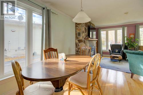 1097 Pinewood Crescent, Kingston (City Northwest), ON - Indoor Photo Showing Dining Room