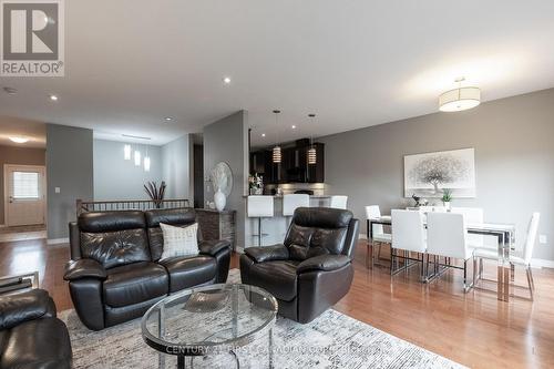 22 - 1630 Bayswater Crescent, London, ON - Indoor Photo Showing Living Room