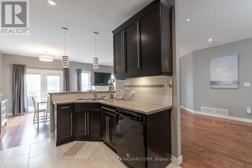 22 - 1630 Bayswater Crescent, London, ON - Indoor Photo Showing Kitchen