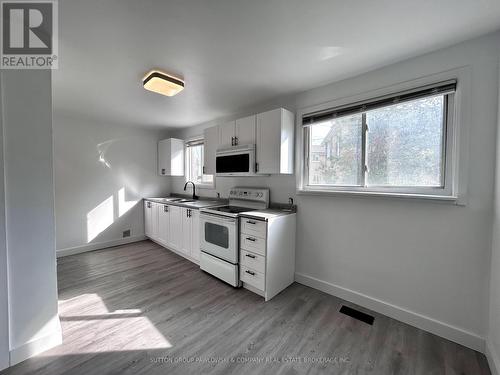 2 - 1473 Mclarenwood Terrace, London, ON - Indoor Photo Showing Kitchen