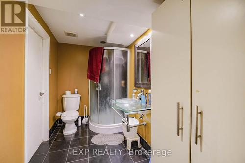 60 Manorglen Crescent, Toronto, ON - Indoor Photo Showing Bathroom