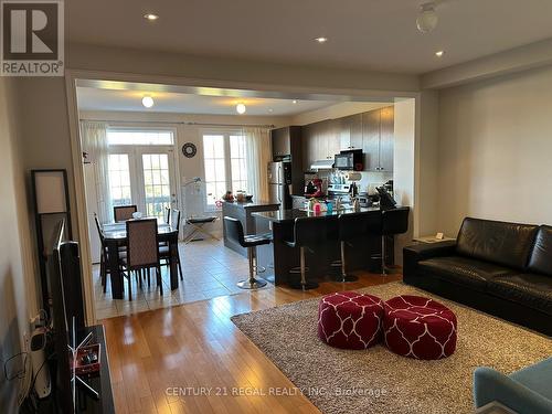 17 Bristlewood Crescent, Vaughan, ON - Indoor Photo Showing Living Room