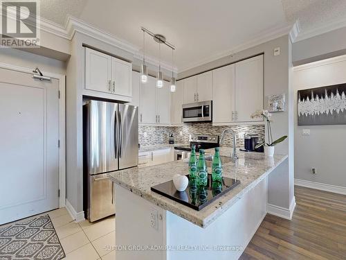 326 - 2396 Major Mackenzie Drive, Vaughan, ON - Indoor Photo Showing Kitchen With Stainless Steel Kitchen With Upgraded Kitchen