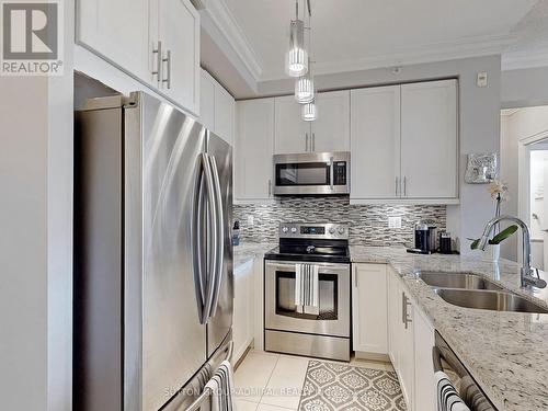 326 - 2396 Major Mackenzie Drive, Vaughan, ON - Indoor Photo Showing Kitchen With Stainless Steel Kitchen With Double Sink With Upgraded Kitchen