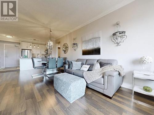 326 - 2396 Major Mackenzie Drive, Vaughan, ON - Indoor Photo Showing Living Room