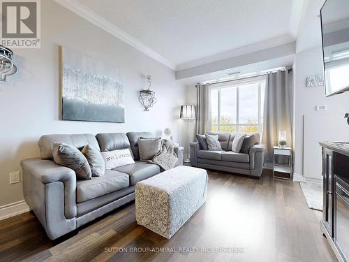 326 - 2396 Major Mackenzie Drive, Vaughan, ON - Indoor Photo Showing Living Room