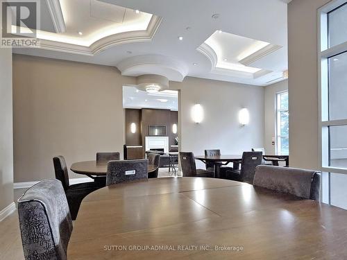 326 - 2396 Major Mackenzie Drive, Vaughan, ON - Indoor Photo Showing Dining Room